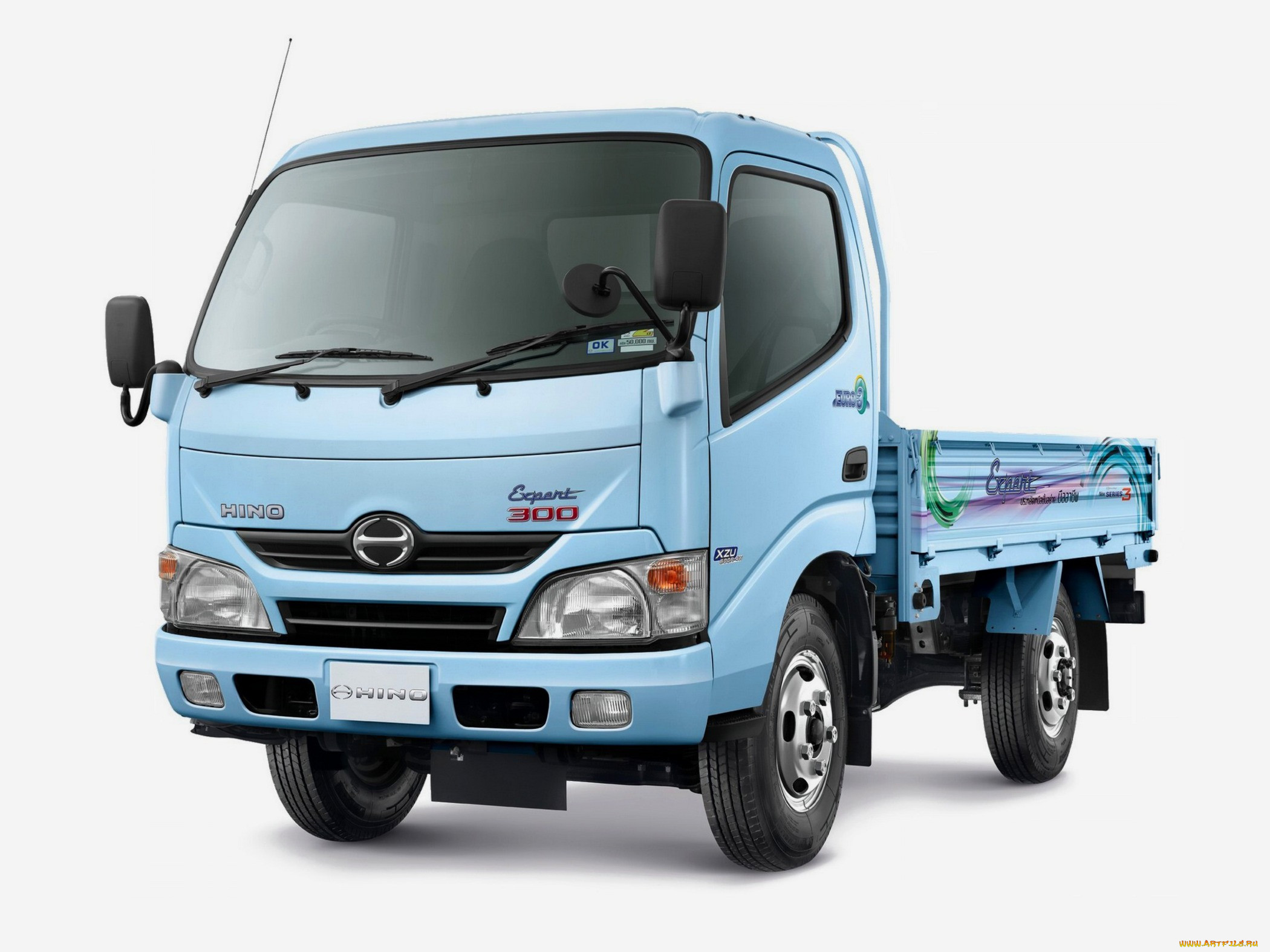 Автомобиль hino. Хино 300. Автомобиль Хино 300. Hino Dutro бортовой. Хино XZU.